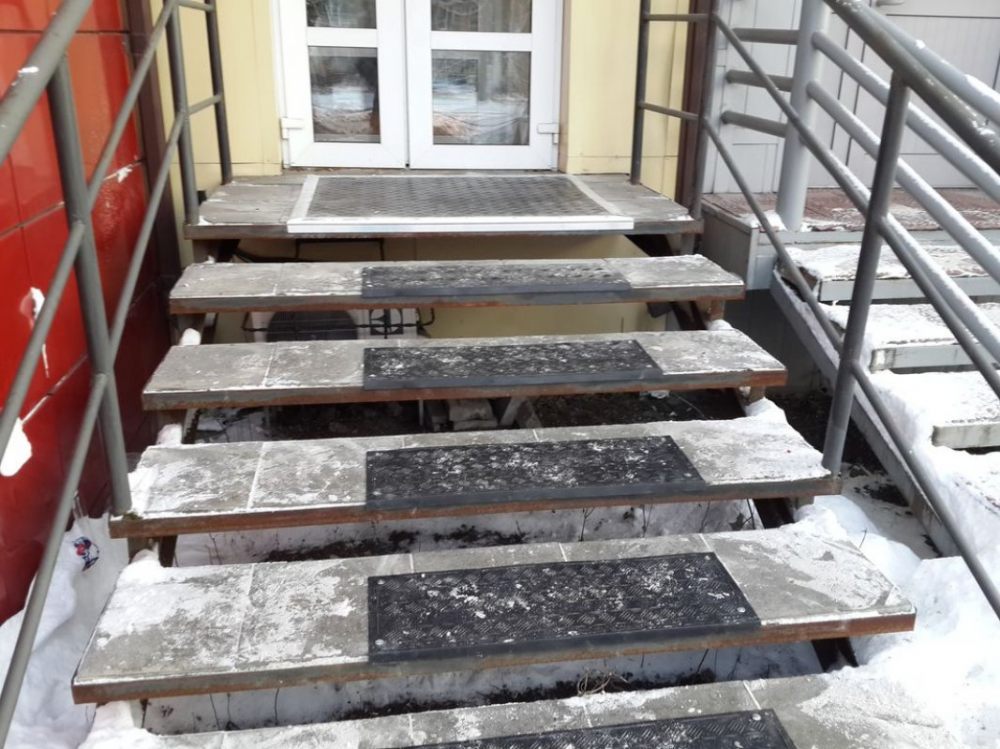 Монтаж резиновых проступей и накладок на ступени стоимость - Белгород